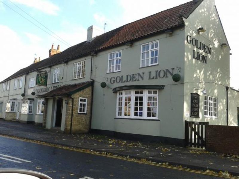 Golden Lion, Romanby. (Pub, External). Published on 25-10-2013