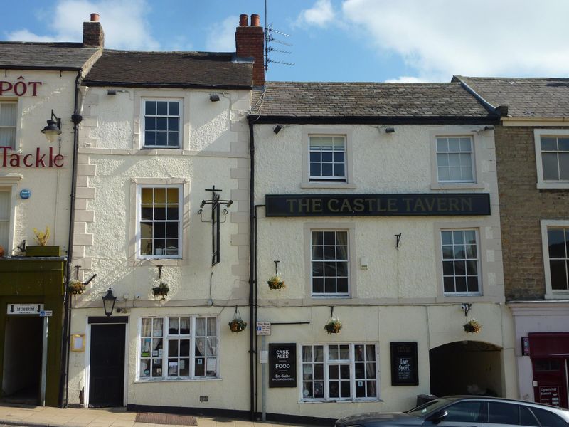 Castle, Richmond, May 2022. (Pub, External, Key). Published on 29-06-2022