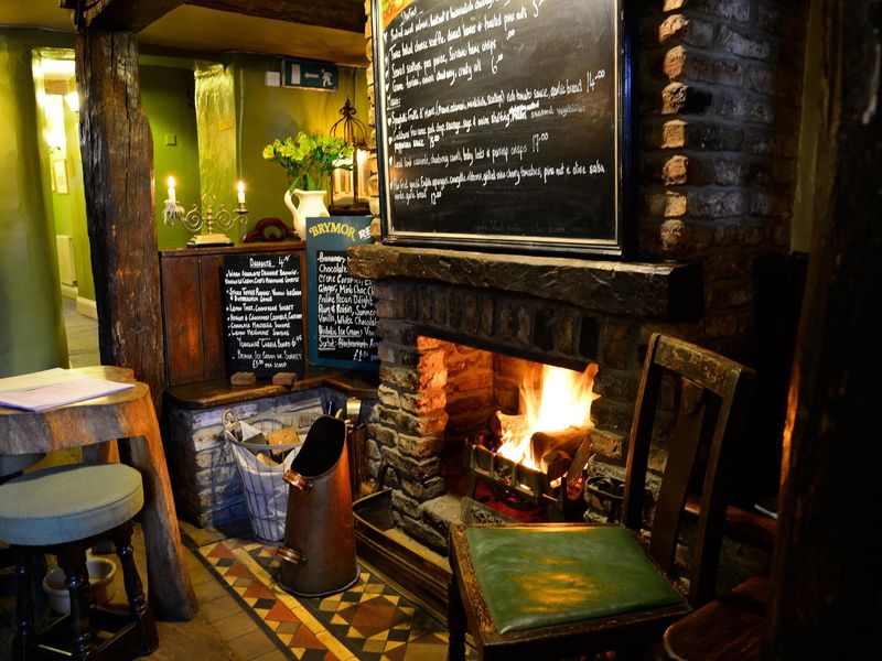 (Pub, Bar, Key). Published on 26-05-2017