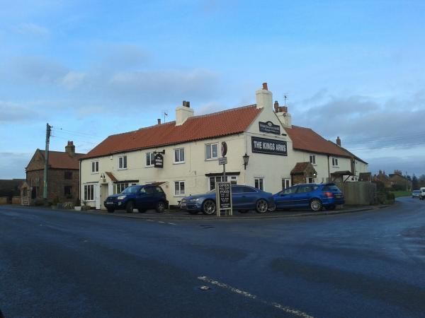 King's AArms, Sandhutton. (Pub, External). Published on 05-02-2014