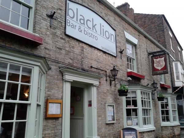 Black Lion, Thirsk. (Pub, External). Published on 25-10-2013
