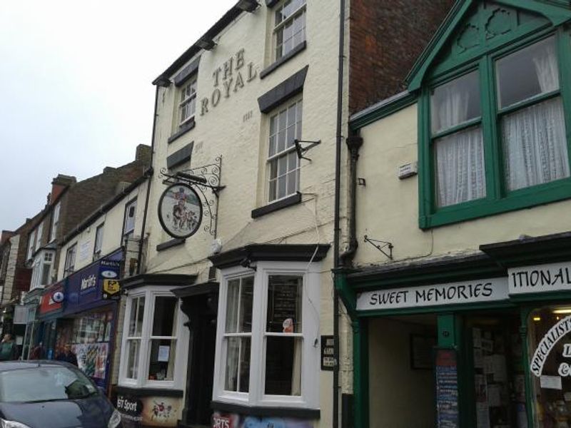 The Royal, Thirsk. (Pub, External). Published on 25-10-2013