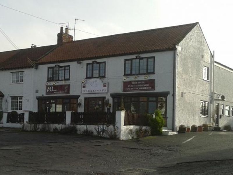 Black Swan, Thornton le Moor. (Pub, External). Published on 15-01-2014