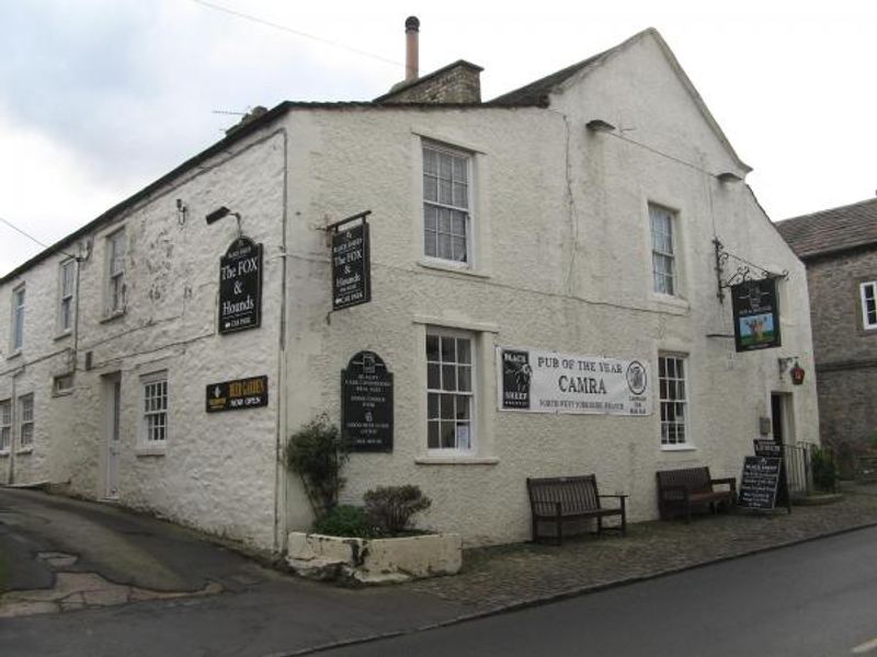 Fox & Hounds, West Witton. (Pub, External). Published on 03-12-2013