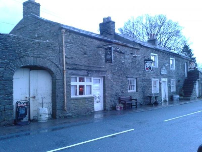 Victoria Arms, Worton. (Pub, External). Published on 23-02-2014