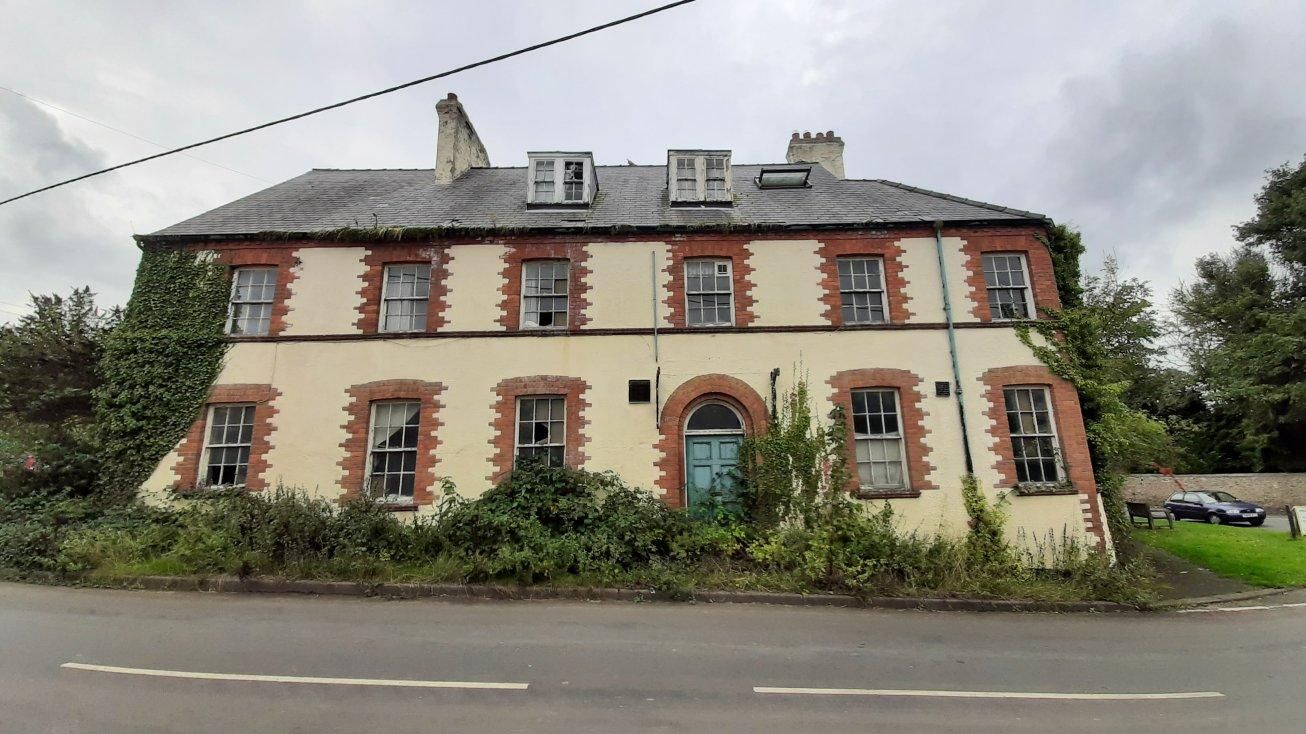 Exterior 2024. Published on 27-10-2024