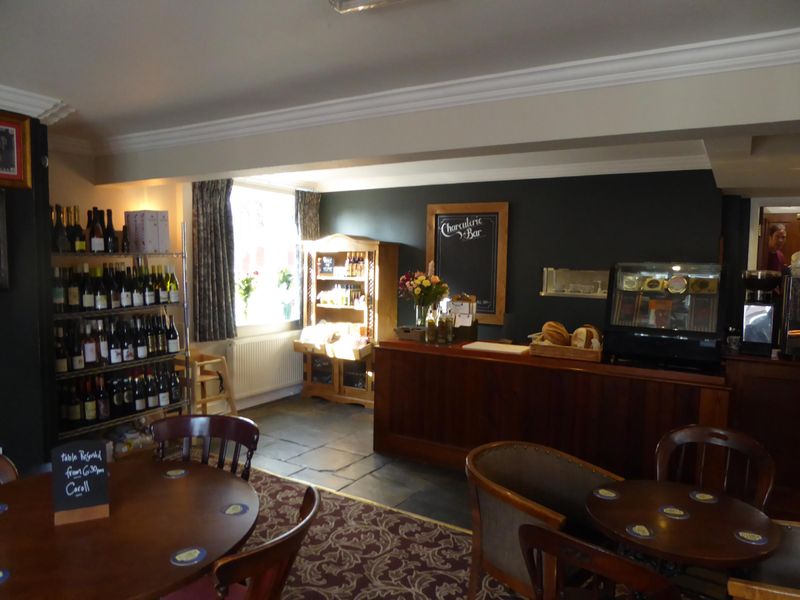 (Pub, Bar). Published on 01-10-2023