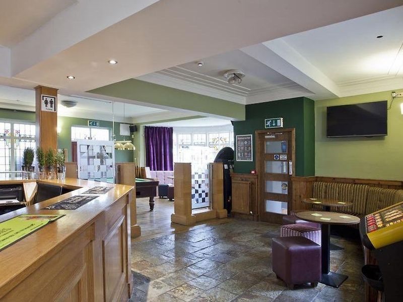 (Pub, Bar). Published on 29-01-2022