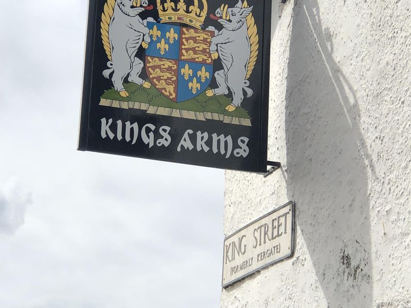 (External, Sign). Published on 18-04-2023 