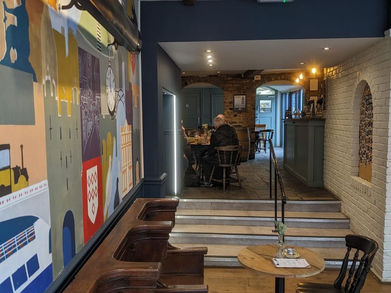 (Pub, Bar). Published on 30-04-2024