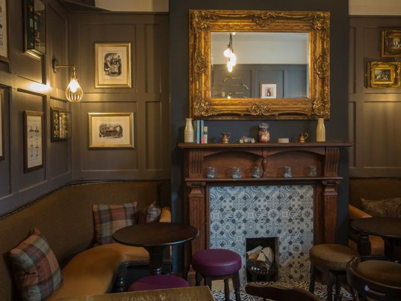 (Pub, Bar). Published on 05-12-2021
