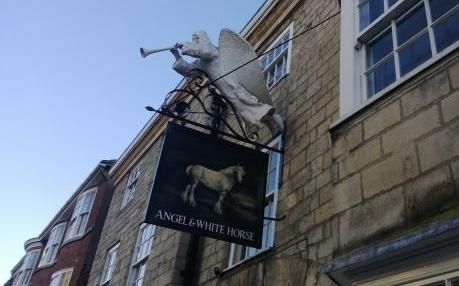 (Pub, Sign). Published on 08-12-2014