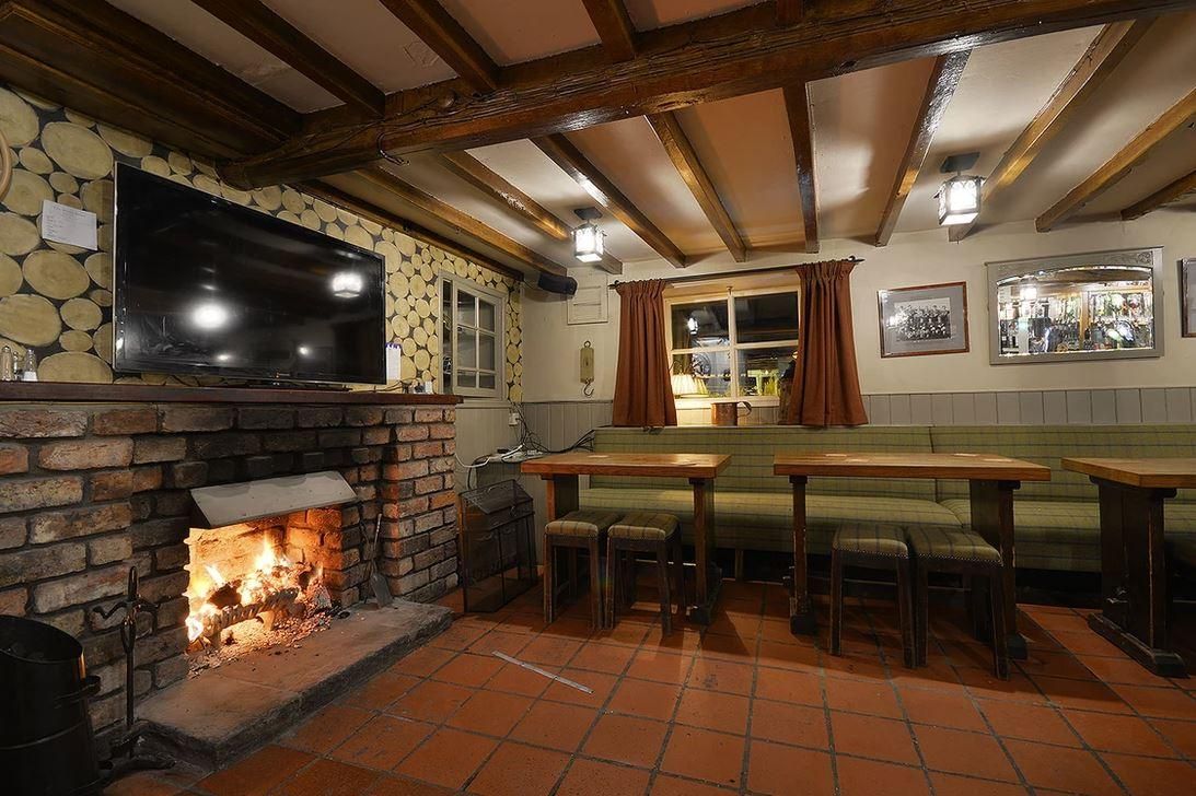 (Pub, Bar). Published on 14-02-2022