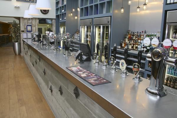 (Pub, Bar). Published on 13-11-2013
